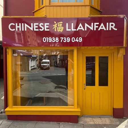 Bryntirion Farmhouse Apartment With Hot Tub Llanfair Caereinion エクステリア 写真