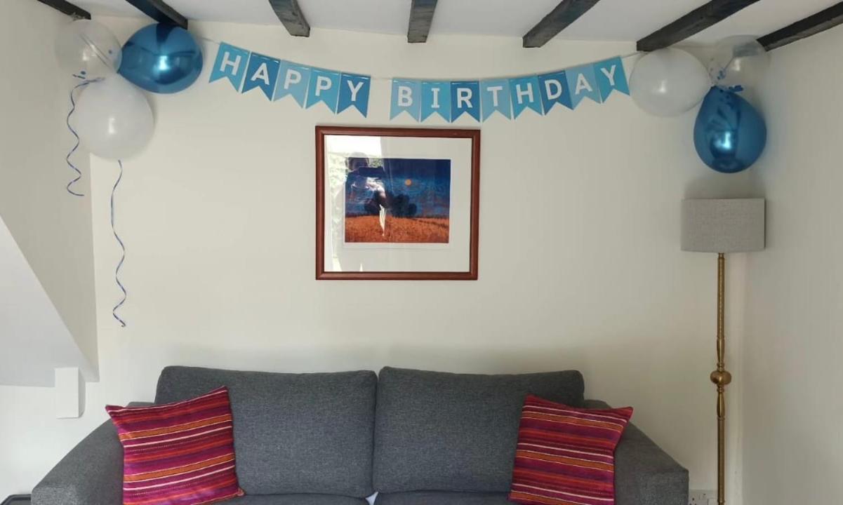 Bryntirion Farmhouse Apartment With Hot Tub Llanfair Caereinion エクステリア 写真